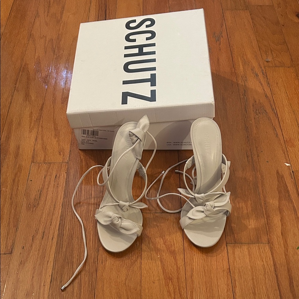SCHUTZ Women's Elegant Cream Heels